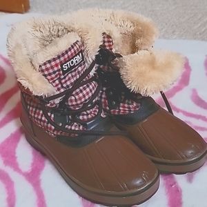 Cougar Storm plaid boots size 6M